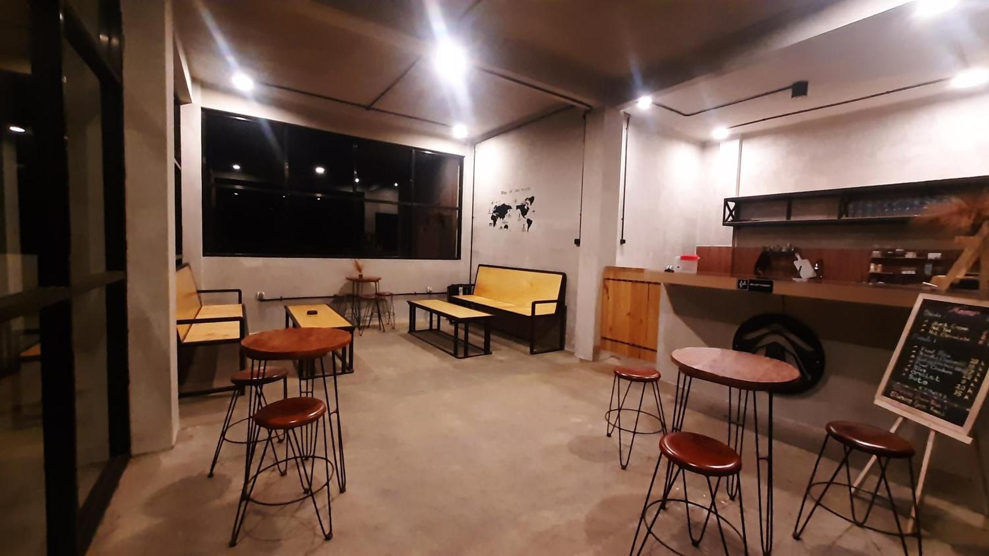 Bromo Dormitory & Cabin Exterior foto